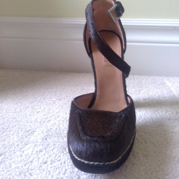 Never worn Alaia calf hair platform heels, size 8 - Picture 4 of 6